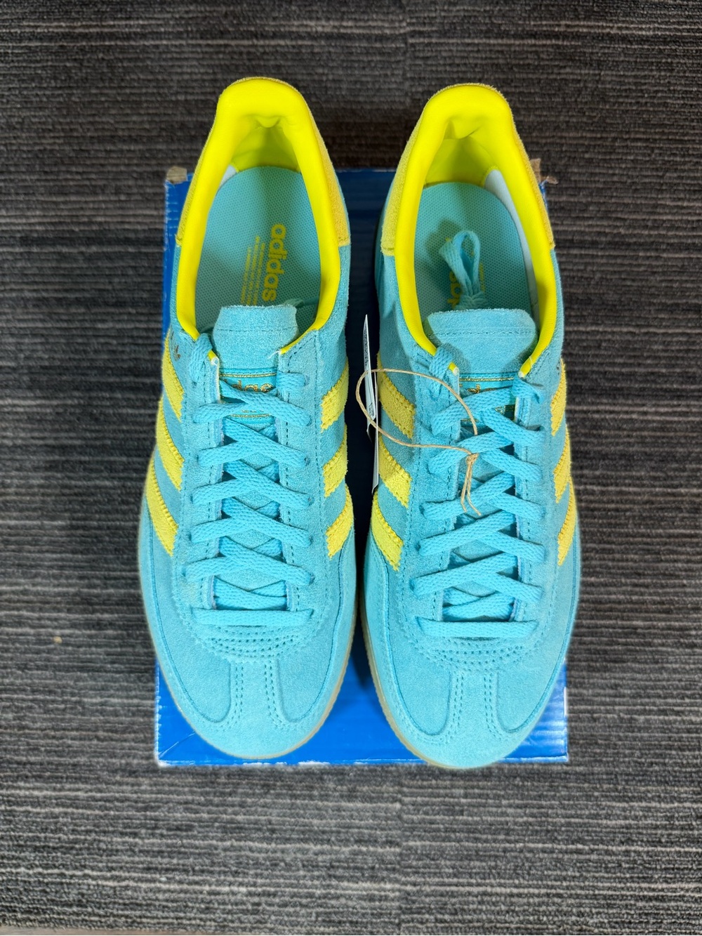 adidas Handball Spezial Blue Glow/Bright Yellow Gum Sole Suede Women’s 7.5 New - Picture 4 of 9